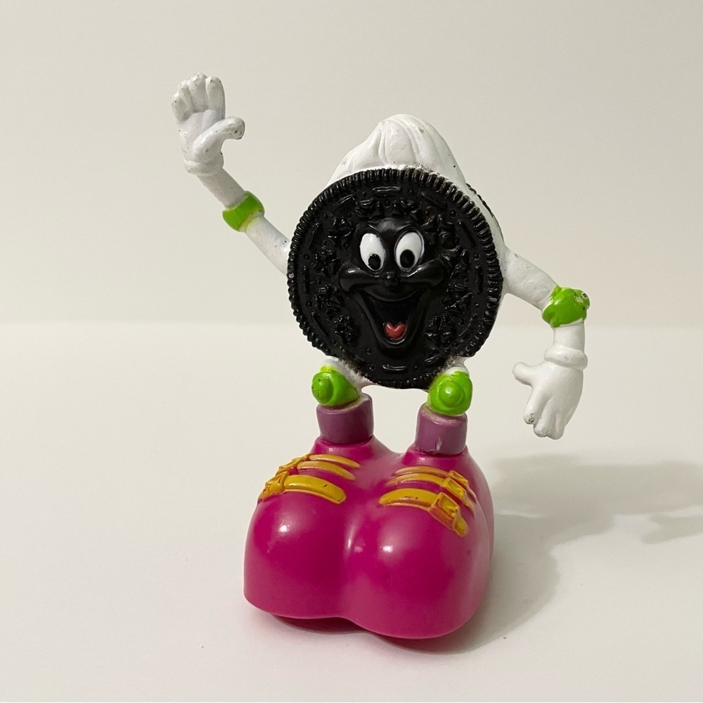 Vintage 1993 Oreo Cookie Plastic & Vinyl Friction Pull Back Toy